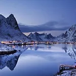 Retro - Cozy With A Fantastic View