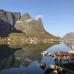 Retro - Cozy With A Fantastic View 레이네