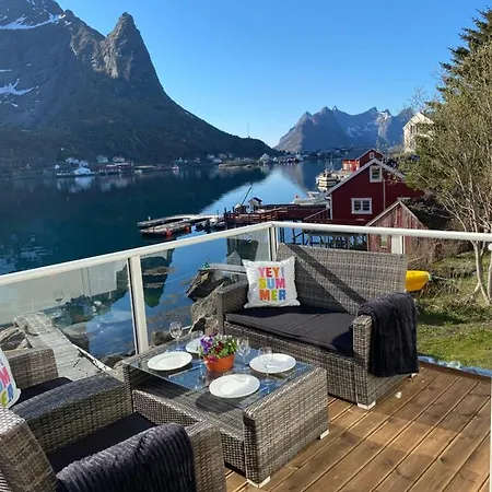 Retro - Cozy With A Fantastic View