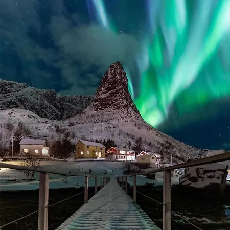 Retro - Cozy With A Fantastic View Reine
