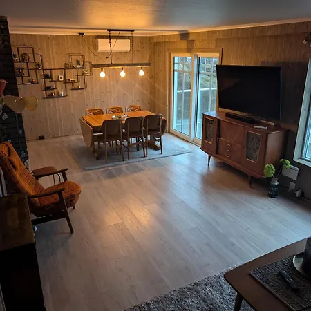 Retro - Cozy With A Fantastic View Reine