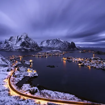 Retro - Cozy With A Fantastic View *