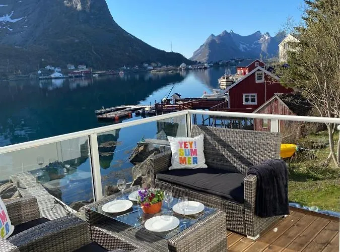 Retro - Cozy With A Fantastic View