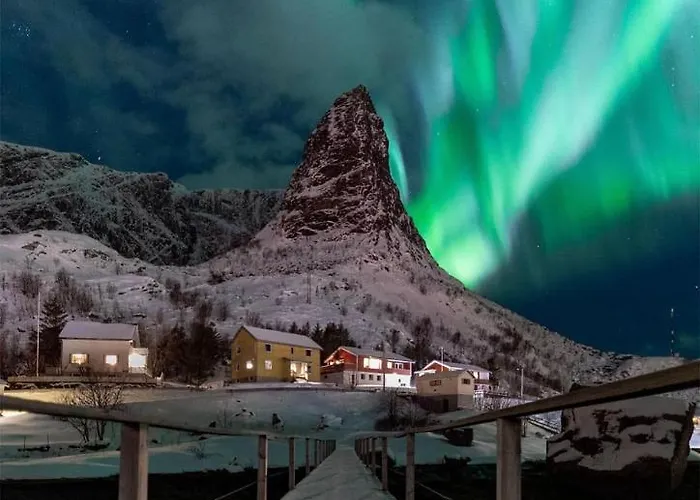 Retro - Cozy With A Fantastic View Reine