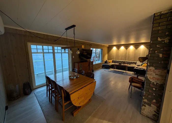 Retro - Cozy With A Fantastic View * Reine