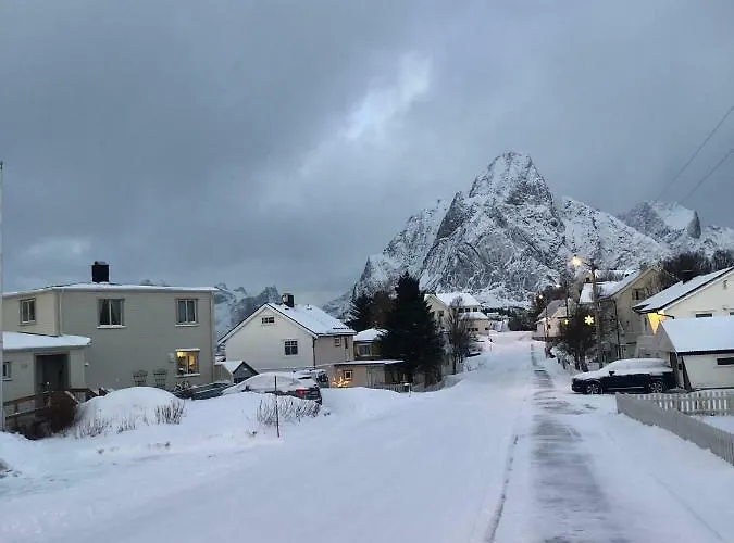 Retro - Cozy With A Fantastic View Feriehus Reine