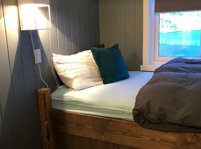 Retro - Cozy With A Fantastic View *